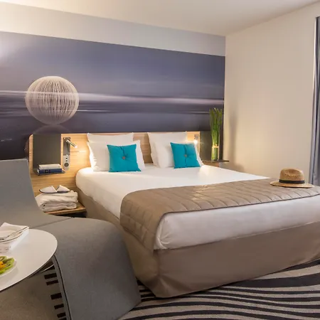 Novotel Centre Vieux Отель 4*