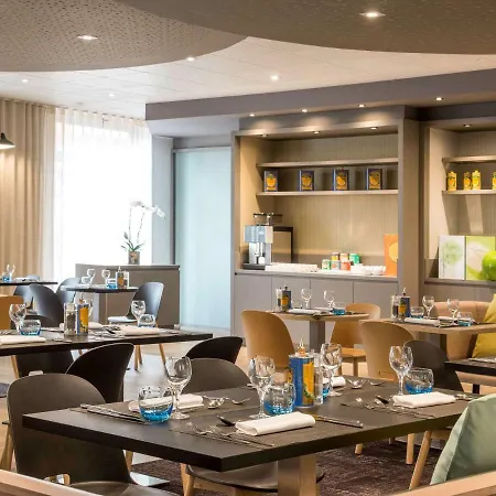 Отель Novotel Centre Vieux